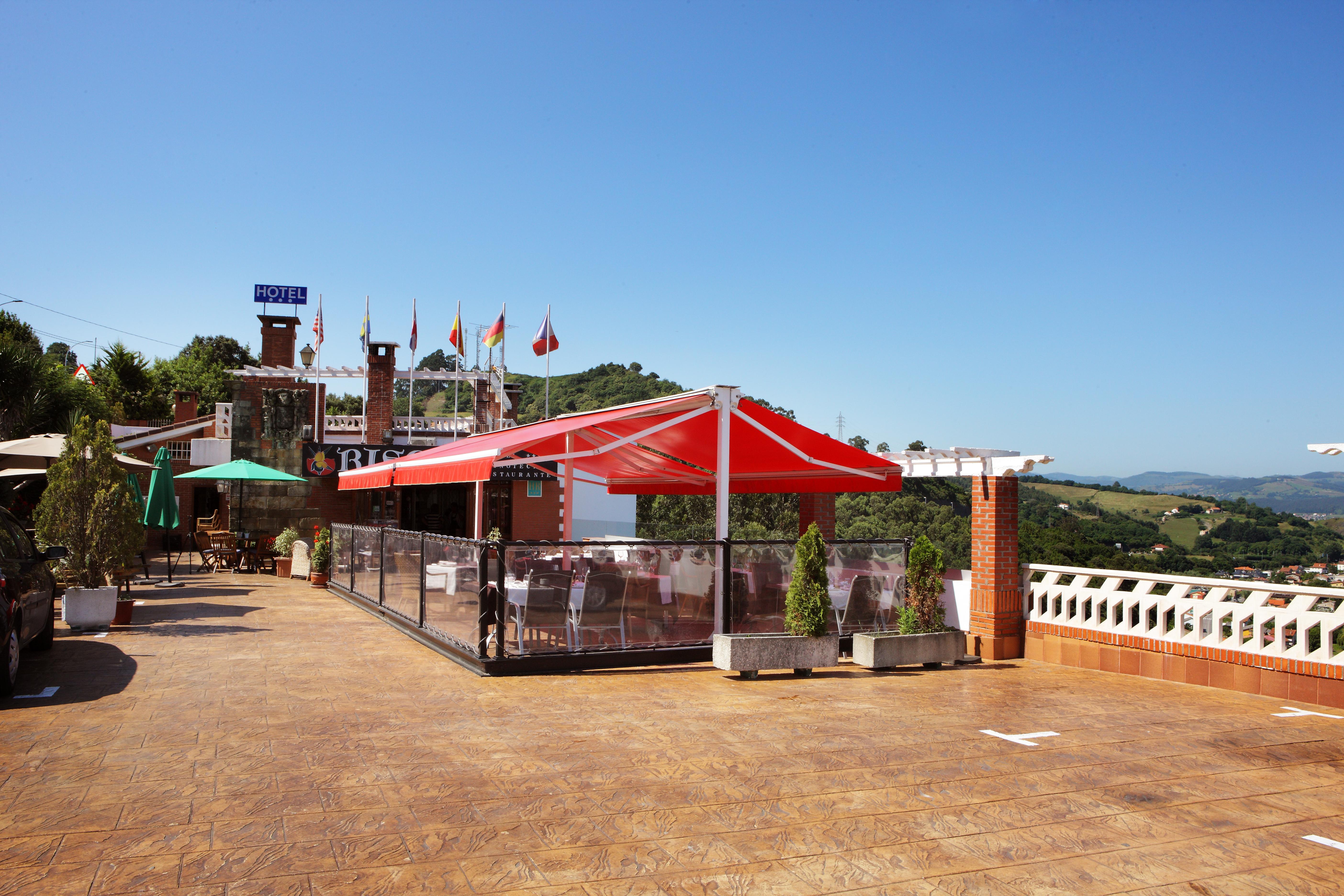 Hotel Restaurante Risco Laredo Exterior photo